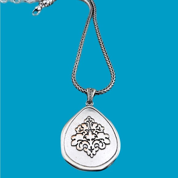 Brighton Elegant Blue Teardrop Pendant Necklace Crystals. - Picture 3 of 7